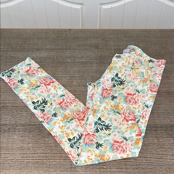 GOGO Skinny Jeans‎ Pink and Orange Floral - Picture 1 of 6